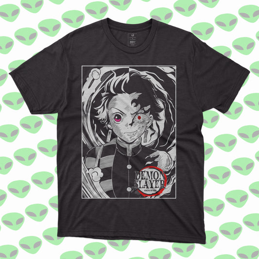 Playera Tanjiro Demon Slayer Kimetsu no Yaiba Blanco y Negro